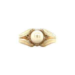 Ring with pearl 8 carat