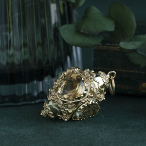Golden vintage pendant with citrine 18 kt
