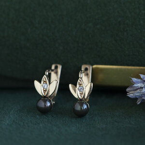 Golden vintage earrings with pearl and zirconia 14 kt