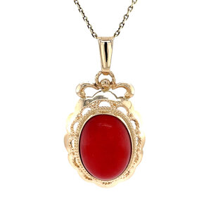 Gold pendant with blood coral 14 carat