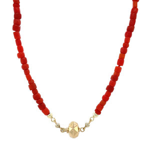 Bloedkoraal collier met gouden sluiting 14 krt