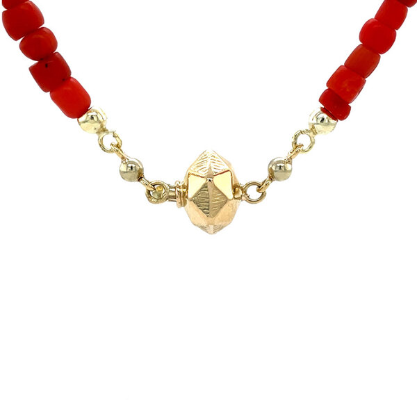 vintage Vintage blood coral necklace with gold clasp 14 kt