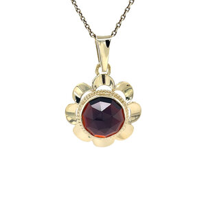 Gold pendant with garnet 14 ct