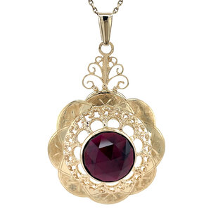 Gold pendant with garnet 14 carat
