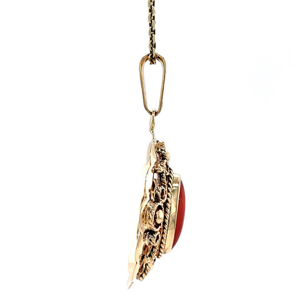 vintage Gold vintage pendant with blood coral 14 kt