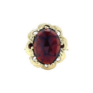Gold ring with garnet 14 kt