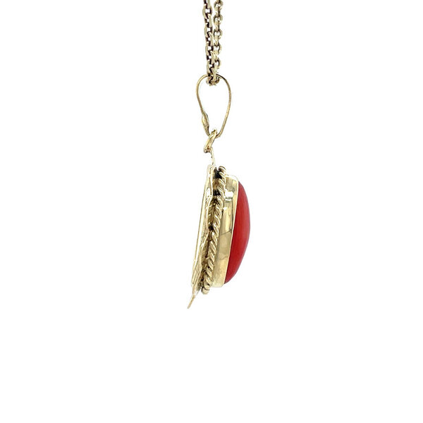 vintage Golden vintage pendant with blood coral 14 carat