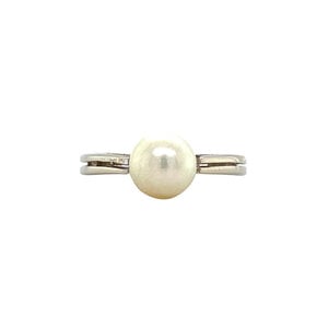White gold ring with pearl 14 kt