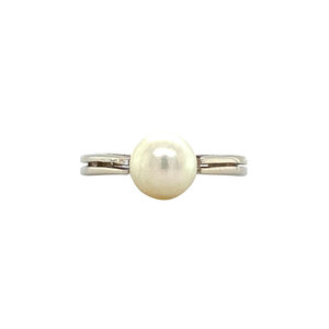Witgouden ring met parel 14 krt
