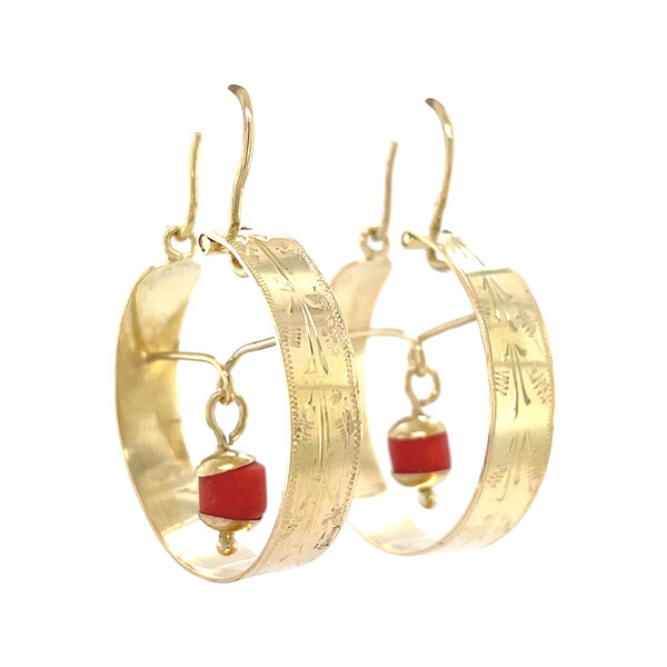 vintage Golden vintage earrings with blood coral and engraving 14 kt