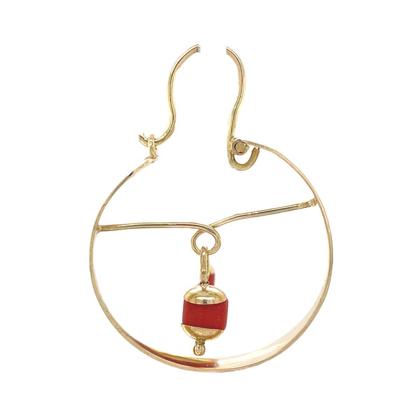 vintage Golden vintage earrings with blood coral and engraving 14 kt