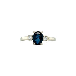Witgouden ring met saffier en diamant 14 krt