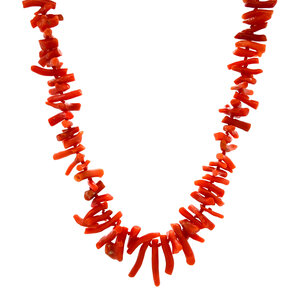 Blood coral necklace with gold clasp 14 kt