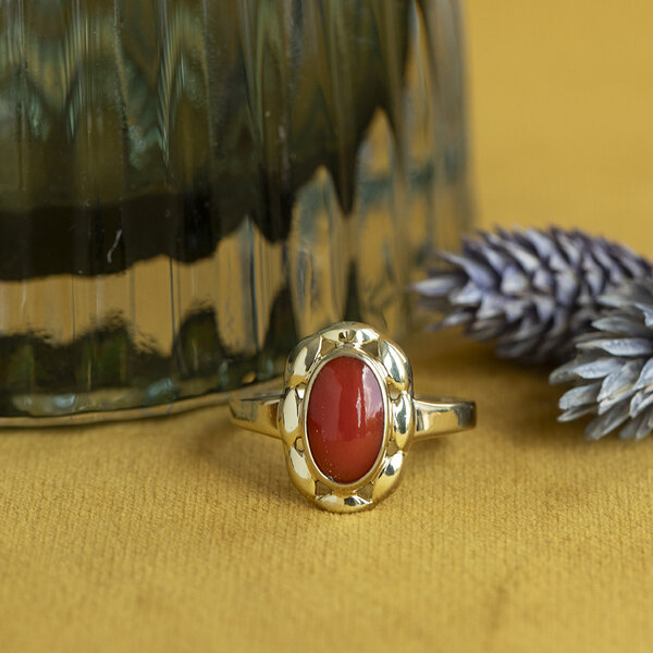 vintage Gouden vintage ring met bloedkoraal 14 krt
