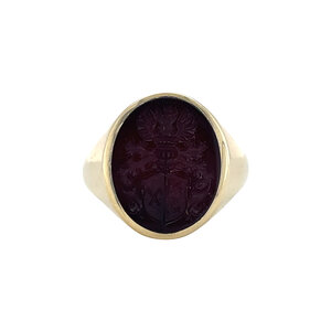 Gold signet ring with carnelian 14 kt