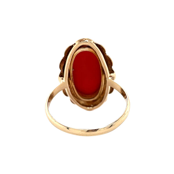 vintage Golden vintage ring with blood coral 14 kt