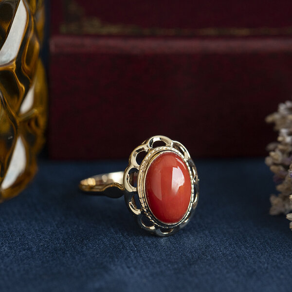 vintage Gouden vintage ring met bloedkoraal 14 kt