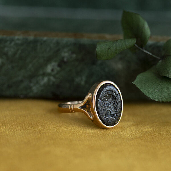 vintage Rose-gold vintage signet ring with colored stone 14 kt