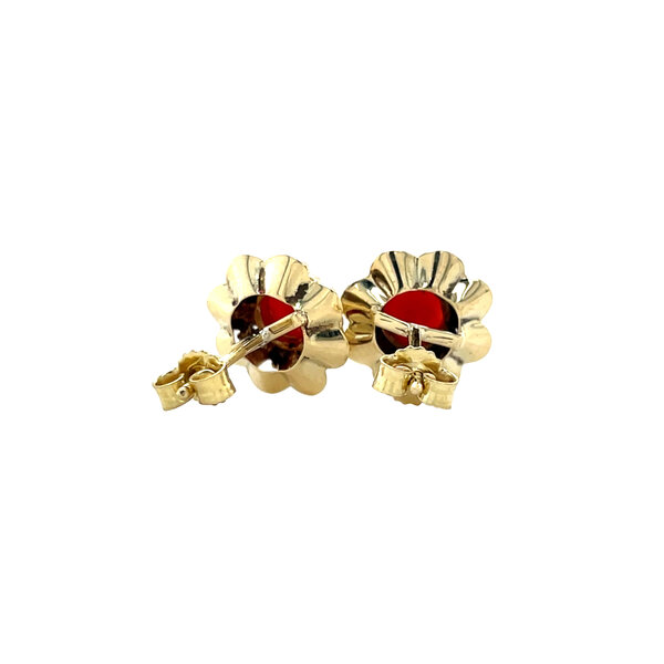 vintage Gouden vintage oorstekers met bloedkoraal 14 krt