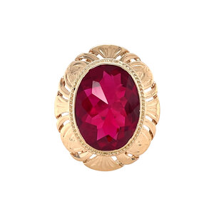 Golden ring with ruby 14 kt