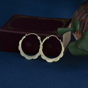 Golden vintage fantasy earrings 14 kt