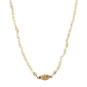 Pearl necklace with gold clasp 14 kt