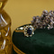 vintage Gouden vintage entourage ring met saffier en diamant 14 kt