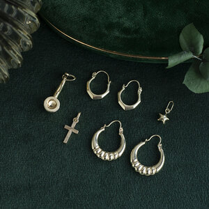 Gold vintage fantasy hoop earrings 14 kt