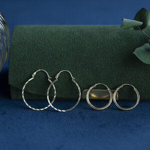 Golden vintage fantasy earrings 14 kt