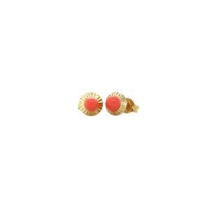 Gold stud earrings with blood coral 14 kt