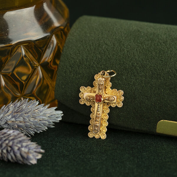 vintage Gold vintage cross pendant with colored stone 14 kt