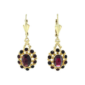 Gold dangle earrings with garnet 14 kt