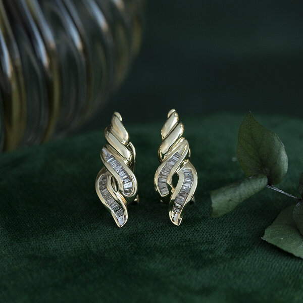 vintage Vintage oorstekers met diamant 10 kt