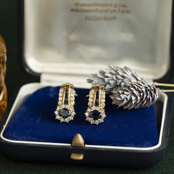 vintage Gouden vintage entourage oorstekers met saffier en diamant 14 kt