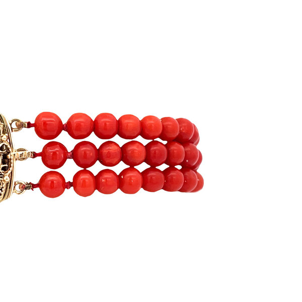 vintage Vintage blood coral bracelet with gold clasp 14 kt