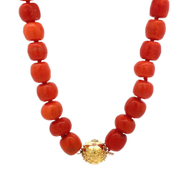 vintage Vintage blood coral necklace with gold clasp 14 kt