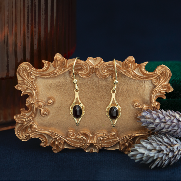 vintage Gouden vintage oorhangers met granaat 14 kt