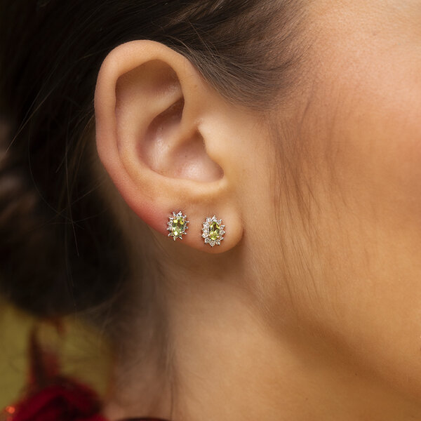 vintage Oorbellen met peridoot en diamant 9 kt