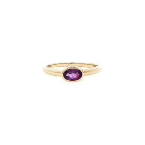 Ring with amethyst 9 kt