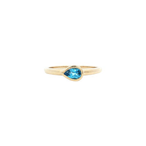 Ring with topaz 9 kt