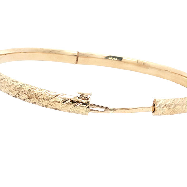 vintage Vintage worked bangle 10 kt