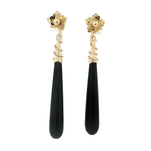 Gouden oorhangers met onyx 14 kt