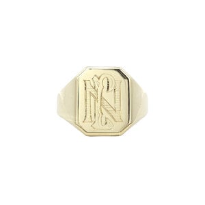 Gold signet ring with engraving 14 kt