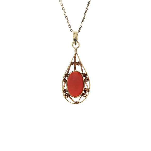 vintage Gold vintage pendant with blood coral 14 kt