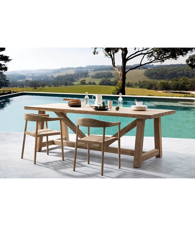 Figueres Dining Tuintafel