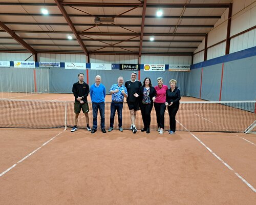 Team Tennishal kampioen van de B-poule