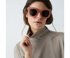 Parafina, het spaanse ecologische topmerk op het gebied van zonnebrillen, nu bij Padelshop Vibora!!! Jungla Shiny Cherry Smoke Grey