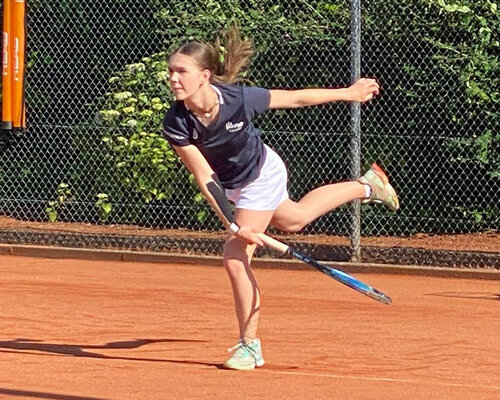 Help Hannah naar de top met tennis!!!