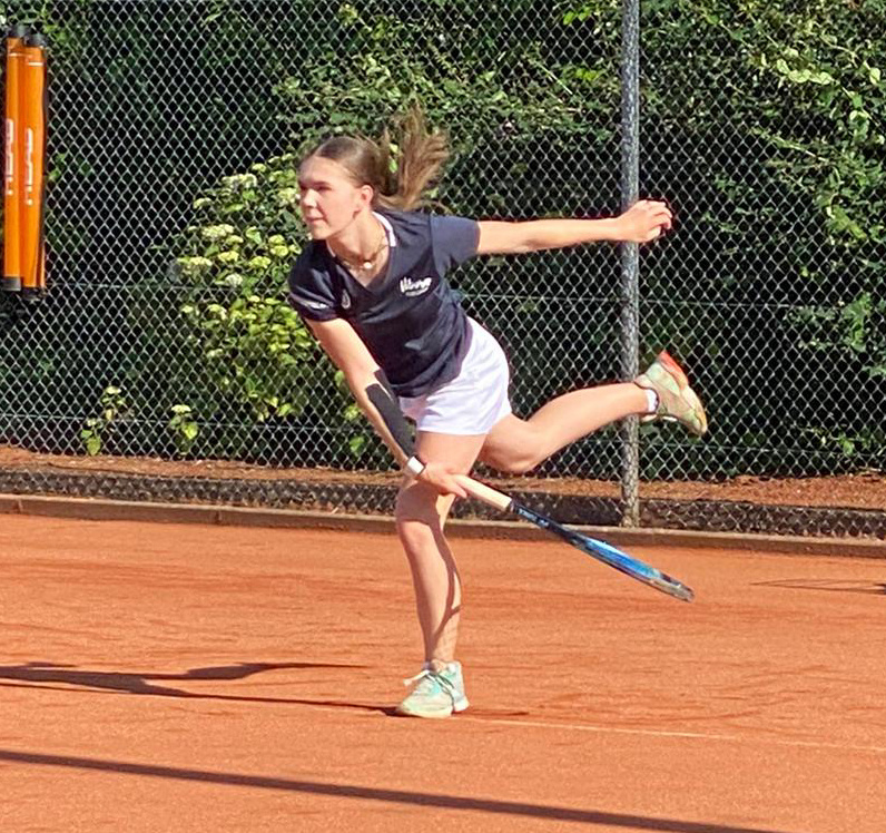 Help Hannah naar de top met tennis!!!