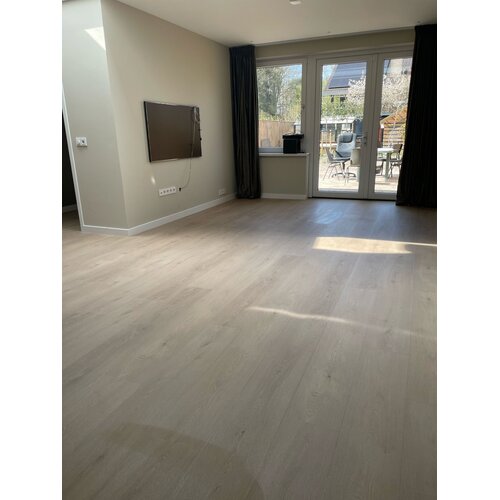 Belakos Palazzo 740 | Rigid Click Belakos Palazzo 740 | Rigid Click